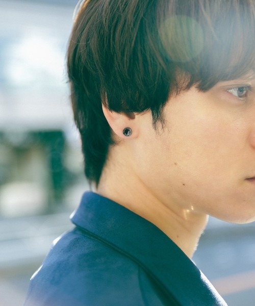 VANQUISH（ヴァンキッシュ）の「VANQUISH / ヴァンキッシュ ラウンドアイコンピアス（ピアス（片耳用）・メンズ・ゴールド/シルバー/ブラック・FREE）」の10枚目の写真