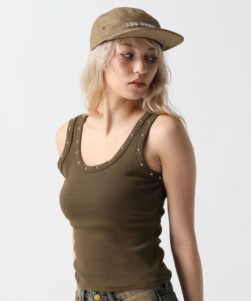 FOREVER 21（フォーエバー トゥエンティーワン）の「【2025SS】スタッズタンク（タンクトップ・レディース・ブラウン/オフホワイト/ブラック・FREE）」の3枚目の写真