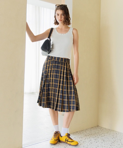 FOREVER 21（フォーエバー トゥエンティーワン）の「【2025SS】スタッズタンク（タンクトップ・レディース・ブラウン/オフホワイト/ブラック・FREE）」の4枚目の写真