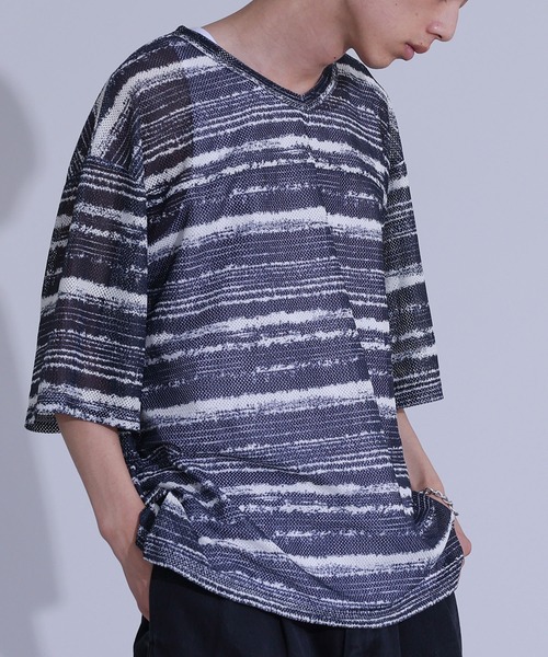 MDR(エムディアール)の「ペイントボーダー柄メッシュ半袖Tシャツ(Tシャツ/カットソー・メンズ・グレイッシュベージュ/ブラック・L/M)」の1枚目の写真