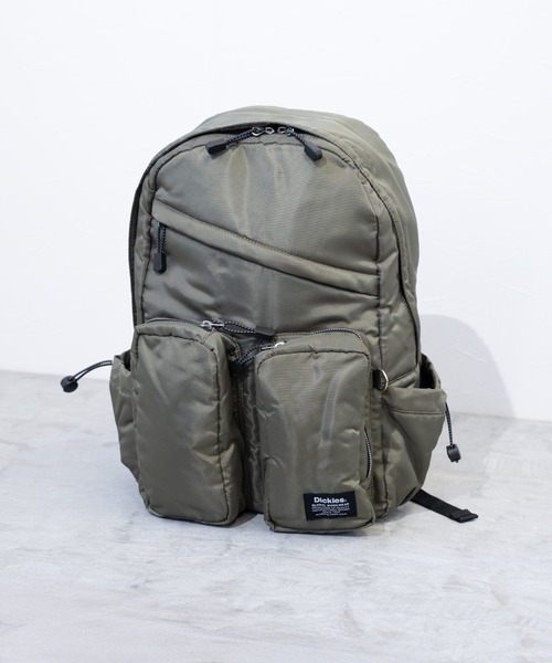 Dickies（ディッキーズ）の「【Dickies】DK PADDED MP BACKPACK / ディッキーズ マルチポケット シャイニー バックパック 25L（バックパック/リュック・メンズ・ブラック/アイボリー/カーキ/チャコールグレー・FREE）」の4枚目の写真
