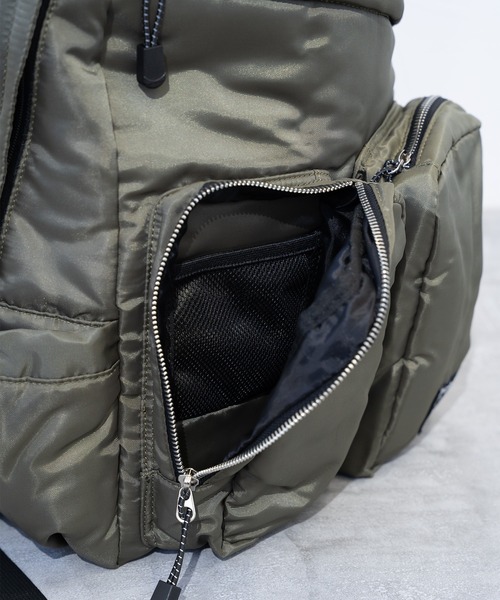 Dickies（ディッキーズ）の「【Dickies】DK PADDED MP BACKPACK / ディッキーズ マルチポケット シャイニー バックパック 25L（バックパック/リュック・メンズ・ブラック/アイボリー/カーキ/チャコールグレー・FREE）」の22枚目の写真