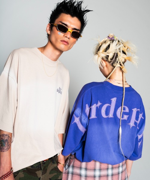 LTR DEPTH（レイターデプス）の「LTR DEPTH/バックスタッズグラフィックT（Tシャツ/カットソー・メンズ・パープル/ベージュ/ブラック・MEDIUM/LARGE）」の5枚目の写真