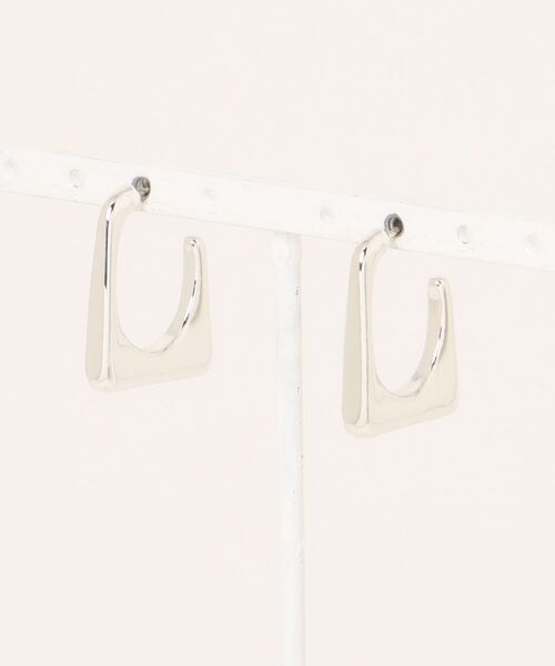 big metal london(ビッグメタルロンドン)の「【金属アレルギー対応】ハンドクラフトピアス HORTENSE ORGANIC SHAPE(ピアス(両耳用)・レディース・ゴールド/シルバー・FREE)」の4枚目の写真