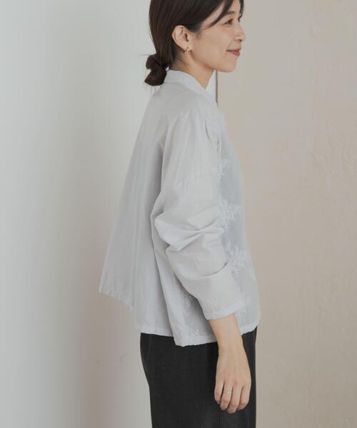 mizuiroind（ミズイロインド）の「mizuiro ind　lacestandcollar wideshirts（シャツ/ブラウス・レディース・ブラック/ライトグレー/オフホワイト・ONE）」の5枚目の写真