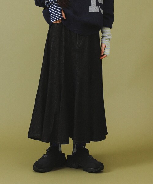 BEAMS BOY(ビームスボーイ)の「【2/5再値下げ】デニム フレア スカート(デニムスカート・レディース・ブラック/インディゴブルー・0/1/2)」の2枚目の写真