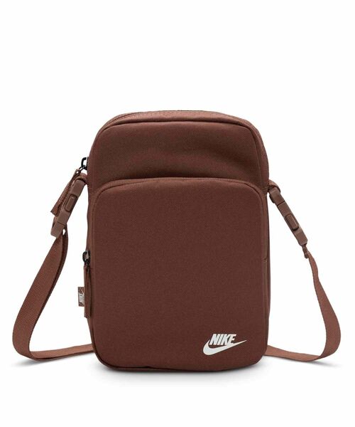 NIKE(ナイキ)の「ナイキ ヘリテージ クロスボディバッグ (4L) / Nike Heritage Crossbody Bag (4L) DB0456-265 Fauna Brown(ボディバッグ/ウエストポーチ・メンズ・ブラウン系その他2・ONE SIZE)」の4枚目の写真