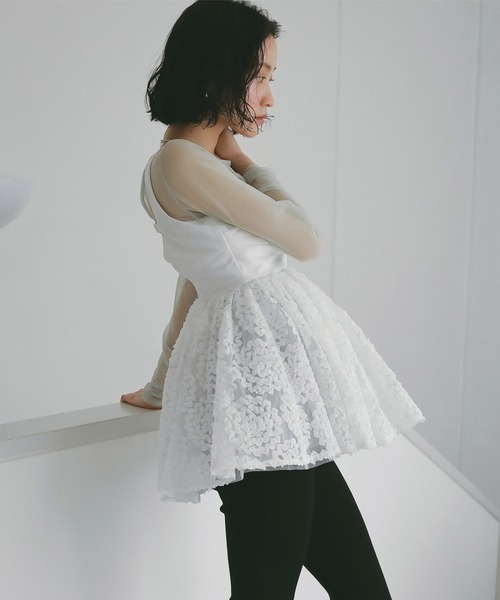 EIMY ISTOIRE（エイミーイストワール）の「ボリュームペプラムトップス（その他トップス・レディース・ホワイト/ブラック・F）」の4枚目の写真