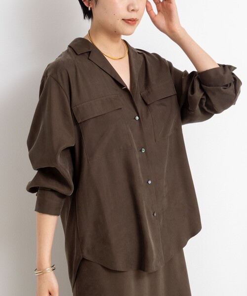 NOLLEY’S Sophi(ノーリーズソフィ)の「《セットアップ対応》ウォッシャブルフィブリルサテンオープンカラーシャツ(シャツ/ブラウス・レディース・ベージュ/ブラウン・38)」の2枚目の写真