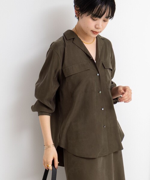 NOLLEY’S Sophi(ノーリーズソフィ)の「《セットアップ対応》ウォッシャブルフィブリルサテンオープンカラーシャツ(シャツ/ブラウス・レディース・ベージュ/ブラウン・38)」の3枚目の写真