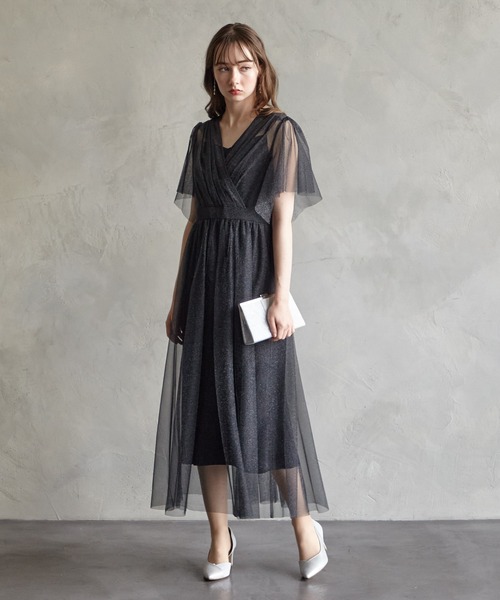 AIMER(エメ)の「フレアスリーブラメチュール カシュクールパーティードレス 結婚式 お呼ばれ ドレス 20代 30代 40代(ドレス・レディース・ベージュ/ブラック/ブルー・MEDIUM)」の4枚目の写真