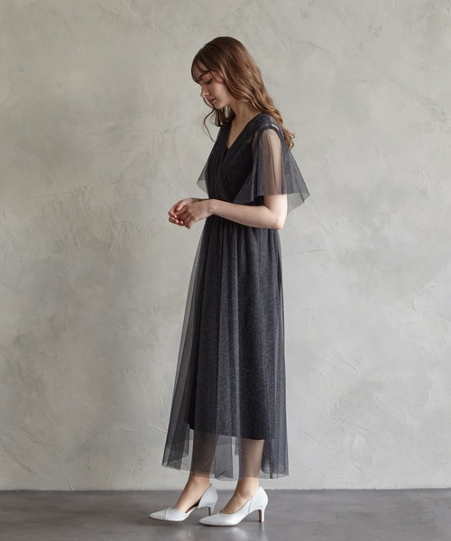 AIMER(エメ)の「フレアスリーブラメチュール カシュクールパーティードレス 結婚式 お呼ばれ ドレス 20代 30代 40代(ドレス・レディース・ベージュ/ブラック/ブルー・MEDIUM)」の5枚目の写真