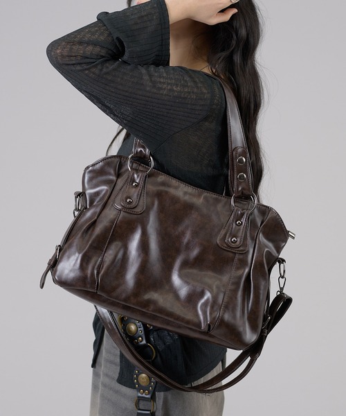 apres jour mignon（アプレジュールミニョン）の「【apresjour mignon×ARIAZ】2wayスタッズスクエアバッグ（ハンドバッグ・レディース・ブラック/ダークブラウン・ONESIZE）」の7枚目の写真