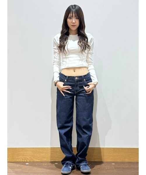 GAP(ギャップ)の「モダンリブ クロップド クルーネックtシャツ(長袖)(Tシャツ/カットソー・レディース・ピンク/ワイン/ネイビー/ブラック/ライトブルー/グレー/グリーン/ホワイト・M/XS/XXS/S/XL/L)」の14枚目の写真
