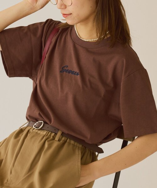 GEVACO(ゲバコ)の「【GEVACO】ワンポイントロゴチェーン刺繍半袖Tシャツ(Tシャツ/カットソー・レディース・ホワイト/レッド/ブラウン・SMALL/LARGE/MEDIUM)」の3枚目の写真