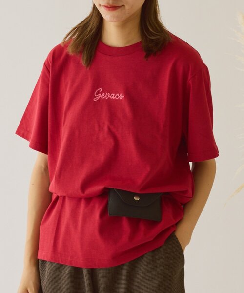 GEVACO(ゲバコ)の「【GEVACO】ワンポイントロゴチェーン刺繍半袖Tシャツ(Tシャツ/カットソー・レディース・ホワイト/レッド/ブラウン・SMALL/LARGE/MEDIUM)」の1枚目の写真