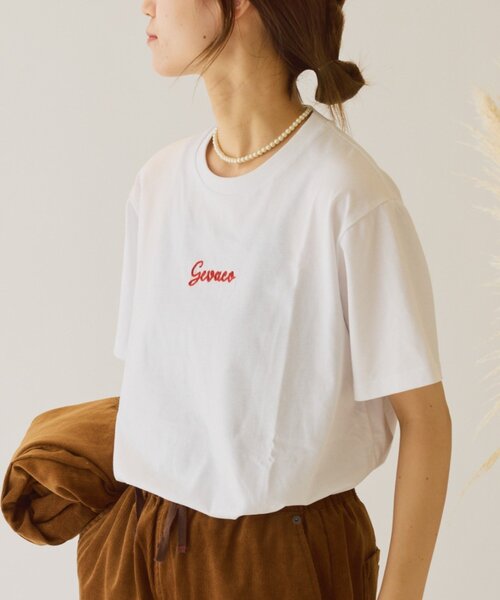 GEVACO(ゲバコ)の「【GEVACO】ワンポイントロゴチェーン刺繍半袖Tシャツ(Tシャツ/カットソー・レディース・ホワイト/レッド/ブラウン・SMALL/LARGE/MEDIUM)」の6枚目の写真