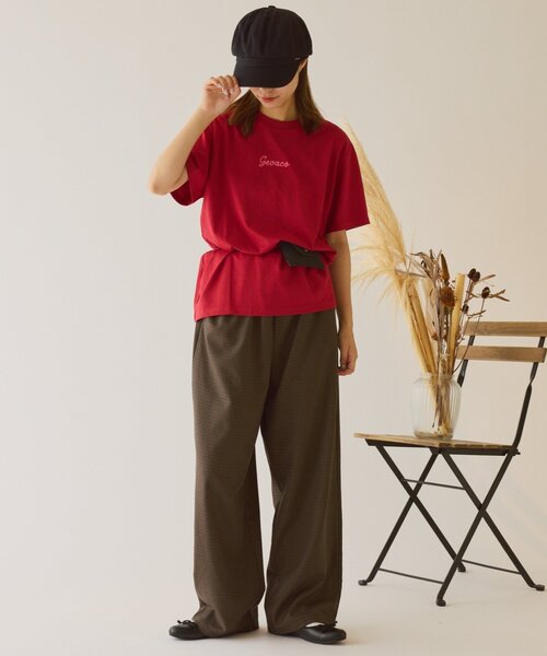 GEVACO(ゲバコ)の「【GEVACO】ワンポイントロゴチェーン刺繍半袖Tシャツ(Tシャツ/カットソー・レディース・ホワイト/レッド/ブラウン・SMALL/LARGE/MEDIUM)」の15枚目の写真