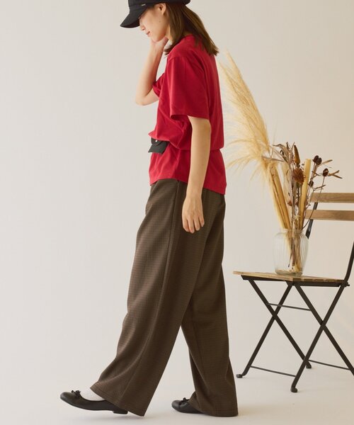 GEVACO(ゲバコ)の「【GEVACO】ワンポイントロゴチェーン刺繍半袖Tシャツ(Tシャツ/カットソー・レディース・ホワイト/レッド/ブラウン・SMALL/LARGE/MEDIUM)」の16枚目の写真