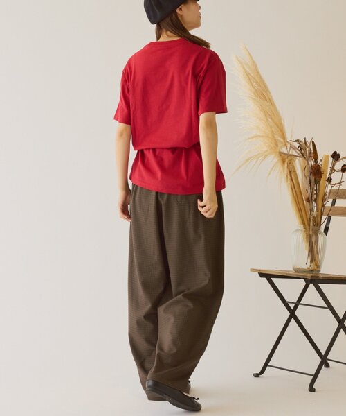 GEVACO(ゲバコ)の「【GEVACO】ワンポイントロゴチェーン刺繍半袖Tシャツ(Tシャツ/カットソー・レディース・ホワイト/レッド/ブラウン・SMALL/LARGE/MEDIUM)」の17枚目の写真