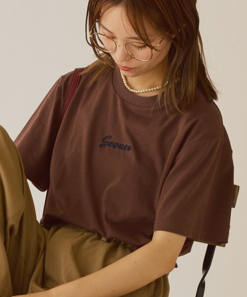 GEVACO(ゲバコ)の「【GEVACO】ワンポイントロゴチェーン刺繍半袖Tシャツ(Tシャツ/カットソー・レディース・ホワイト/レッド/ブラウン・SMALL/LARGE/MEDIUM)」の20枚目の写真