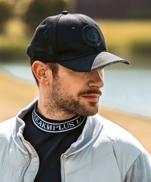 LUXEAKMPLUS（リュクスエイケイエムプラス）の「LUXEAKMPLUS(リュクスエイケイエムプラス)ゴルフ ブランドロゴ サークルワッペン キャップ (UVカット/通気性)（キャップ）」