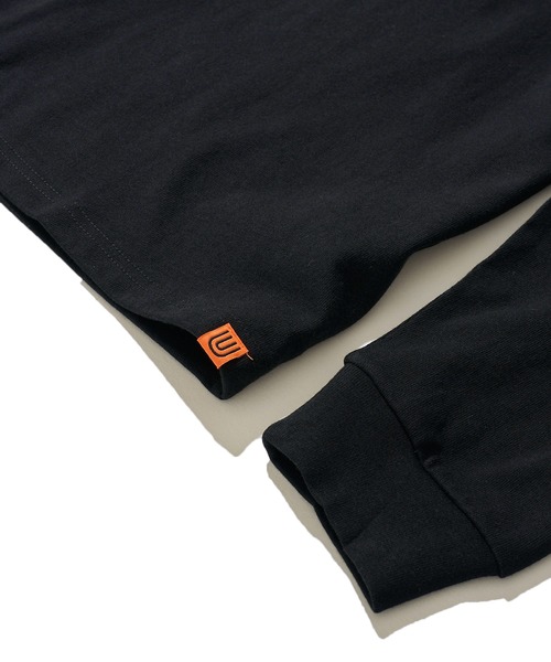 UNIVERSAL OVERALL（ユニバーサルオーバーオール）の「【UNIVERSAL OVERALL】カラー別注 ロゴ刺繍 ロングスリーブクルーネックTシャツ（Tシャツ/カットソー・メンズ・ブラック/ミント/チャコールグレー/ホワイト/オートミール/ネイビー・SMALL/MEDIUM/LARGE/X-LARGE）」の21枚目の写真