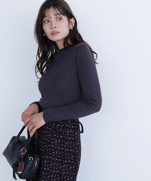 NATURAL BEAUTY BASIC（ナチュラルビューティーベーシック）の「◇ウールブレンドニットシリーズ　モックネック（ニット/セーター・レディース・チャコールグレー/オフホワイト/ラベンダー/レッド・FREE）」の20枚目の写真