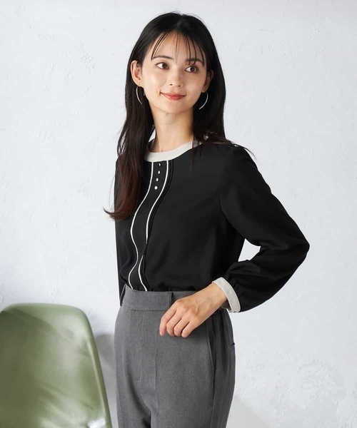 a.v.v(アーヴェヴェ)の「【洗える】バイカラーピンタックブラウス(シャツ/ブラウス・レディース・ホワイト/ブラック・36/38/40)」の10枚目の写真