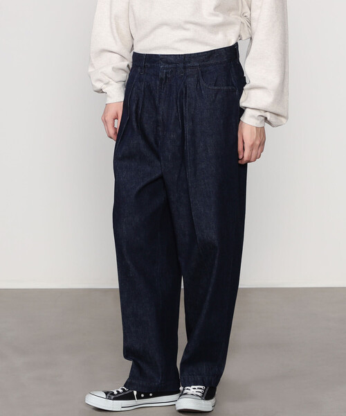 未使用タグ付！FARAH 2タック ワイドデニムパンツ w30 2023AW 未使用タグ付！FARAH 2タック ワイドデニムパンツ w30 2023AW