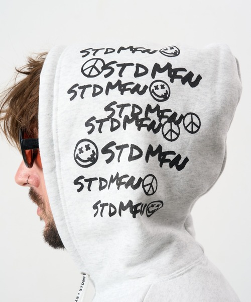 STUD MUFFIN（スタッドマフィン）の「STUD MUFFIN/スタッドマフィン/裏毛起毛 カートべアボアパッチワーク& ロゴプリント プルパーカー（パーカー・メンズ・ブラック/ベージュ/グレー・2/3/4）」の19枚目の写真