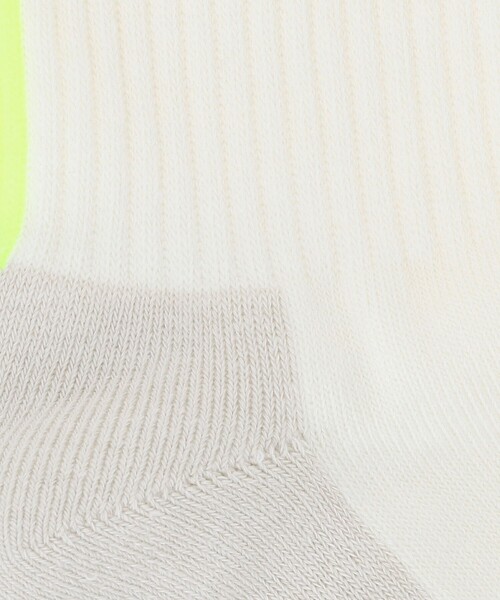 BEAUTY&YOUTH UNITED ARROWS（ビューティーアンドユースユナイテッドアローズ）の「バック ライン ソックス（ソックス/靴下・メンズ・ブラック/オフホワイト/ダークグレー/ベージュ・FREE）」の5枚目の写真