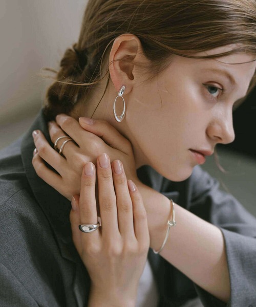 Ops.（オプス）の「ピアス 金属アレルギー対応 シルバー925 ゴールド フープピアス【Lyomira リオミラ】（ピアス（両耳用）・レディース・シルバー/ゴールド・ONE SIZE）」の9枚目の写真