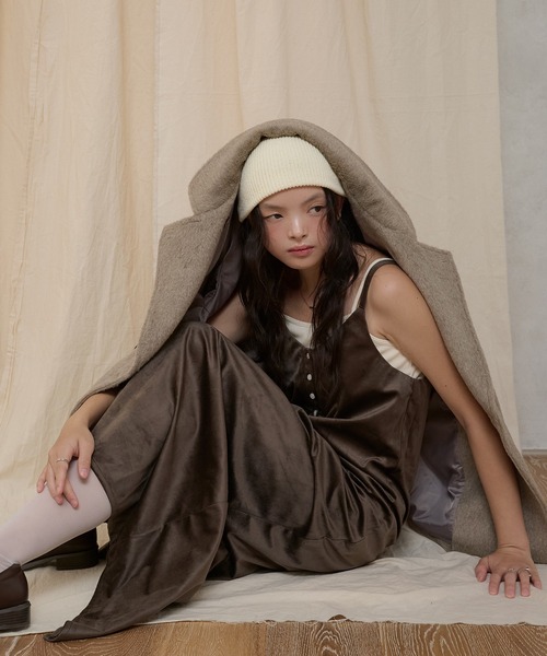 MUHET（ミュエータ）の「velour henry neck camisole dress / ベロアヘンリーネックキャミワンピース（ワンピース・レディース・ブラウン/ブラック/ネイビー・SMALL/MEDIUM）」の17枚目の写真