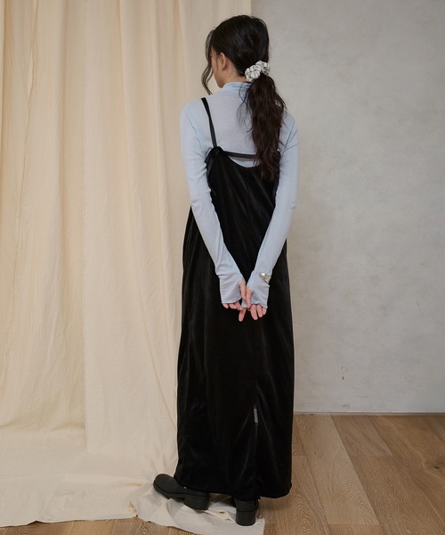 MUHET（ミュエータ）の「velour henry neck camisole dress / ベロアヘンリーネックキャミワンピース（ワンピース・レディース・ブラウン/ブラック/ネイビー・SMALL/MEDIUM）」の10枚目の写真