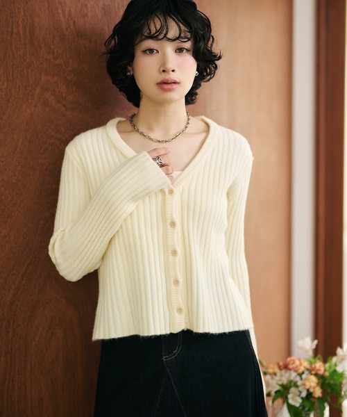LAULEN(ローレン)の「back tag lib knit cardigan /バックタグリブニットカーディガン(カーディガン/ボレロ・レディース・グリーン/アイボリー/グレー・FREE)」の6枚目の写真