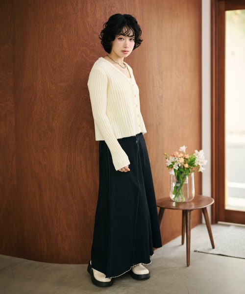 LAULEN(ローレン)の「back tag lib knit cardigan /バックタグリブニットカーディガン(カーディガン/ボレロ・レディース・グリーン/アイボリー/グレー・FREE)」の11枚目の写真
