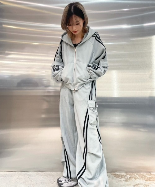.KOM(ドットコム)の「A'GEM/9 × .kom 『.KOM/ドットケーオーエム』 Washed Side Line Zip-Up Sweat Hoodie/ウォッシュ加工 サイドライン ジップアップスウェットパーカー(パーカー・レディース・ブラック/グレー/ベージュ・FREE)」の5枚目の写真
