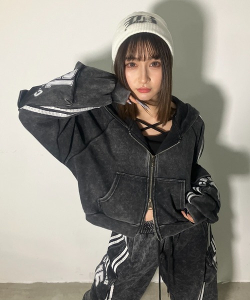 .KOM(ドットコム)の「A'GEM/9 × .kom 『.KOM/ドットケーオーエム』 Washed Side Line Zip-Up Sweat Hoodie/ウォッシュ加工 サイドライン ジップアップスウェットパーカー(パーカー・レディース・ブラック/グレー/ベージュ・FREE)」の6枚目の写真