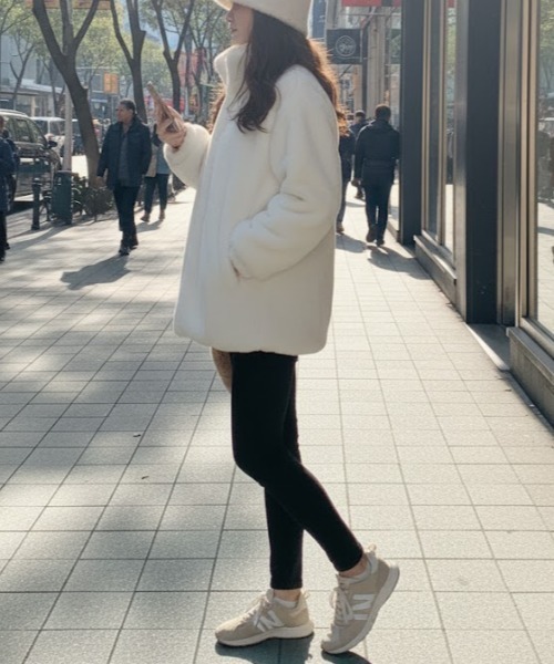 cammie(キャミー)の「フェイクファーフード付きコート(その他アウター・レディース・アイボリー/グレイッシュベージュ・M/L)」の6枚目の写真