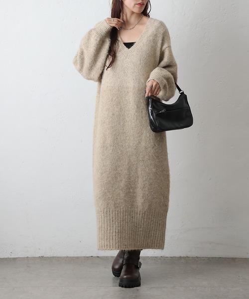 COLONY 2139（コロニートゥーワンスリーナイン）の「アルパカタッチVネックワンピース（ワンピース・レディース・ブラック/ベージュ/グレー・FREE）」の9枚目の写真