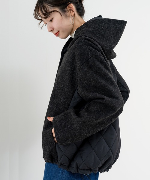ANNA LUNA(アンナルナ)の「【ANNA LUNA】軽くて暖かい、フェイクウール キルト フードコート(その他アウター・レディース・ベージュ/チャコールグレー・MEDIUM)」の8枚目の写真