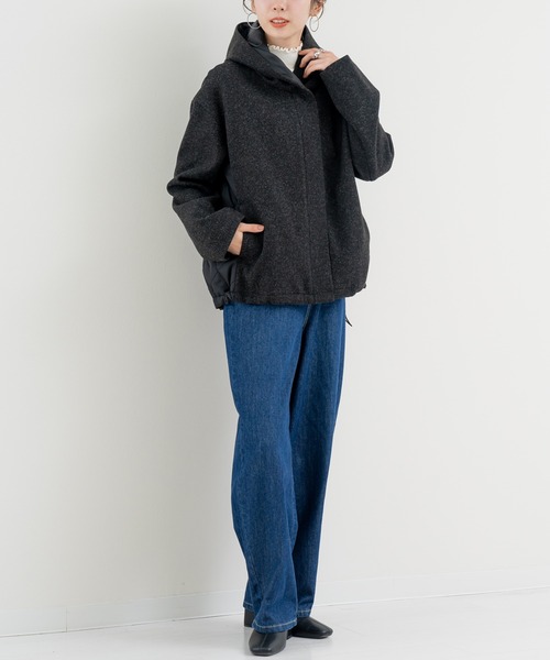 ANNA LUNA(アンナルナ)の「【ANNA LUNA】軽くて暖かい、フェイクウール キルト フードコート(その他アウター・レディース・ベージュ/チャコールグレー・MEDIUM)」の10枚目の写真
