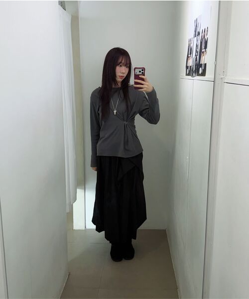 FLAREUP(フレアアップ)の「Asymmetrical Draped Layered Long Skirt (FL-256_Black)(スカート・レディース・ブラック・1/2)」の20枚目の写真