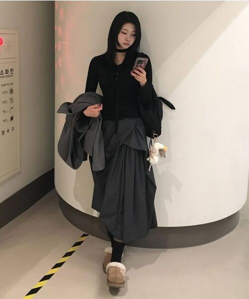 FLAREUP(フレアアップ)の「Asymmetrical Draped Layered Long Skirt (FL-256_Black)(スカート・レディース・ブラック・1/2)」の14枚目の写真