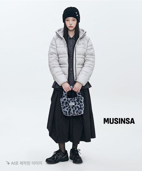 FLAREUP(フレアアップ)の「Asymmetrical Draped Layered Long Skirt (FL-256_Black)(スカート・レディース・ブラック・1/2)」の6枚目の写真