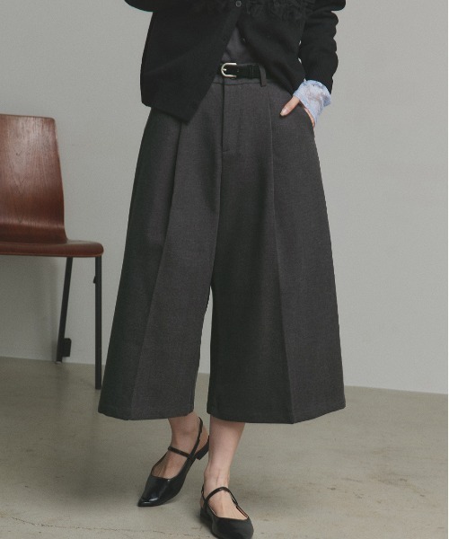 ad thie(アドティエ)の「ベルト付き フェイクウール バミューダパンツ(その他パンツ・レディース・ブラック/ダークブラウン/チャコール・FREE)」の3枚目の写真