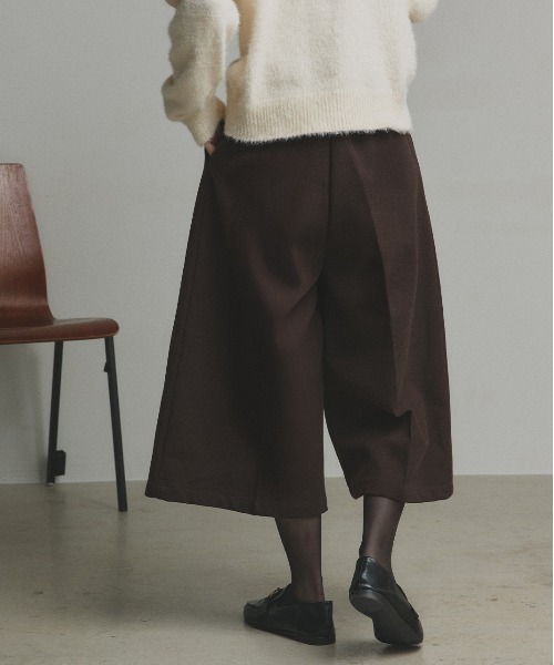 ad thie(アドティエ)の「ベルト付き フェイクウール バミューダパンツ(その他パンツ・レディース・ブラック/ダークブラウン/チャコール・FREE)」の16枚目の写真