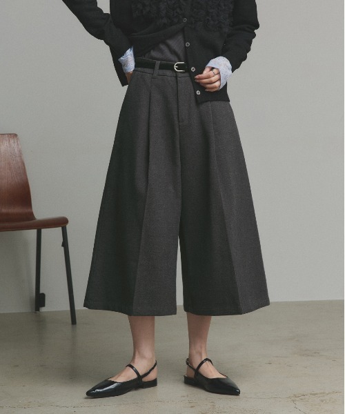 ad thie(アドティエ)の「ベルト付き フェイクウール バミューダパンツ(その他パンツ・レディース・ブラック/ダークブラウン/チャコール・FREE)」の21枚目の写真
