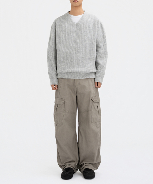 UNDEROFF（アンダーオフ）の「デイリーブイネックニットライトグレー（ニット/セーター・メンズ・ライトグレー・MEDIUM/LARGE/X-LARGE）」の4枚目の写真
